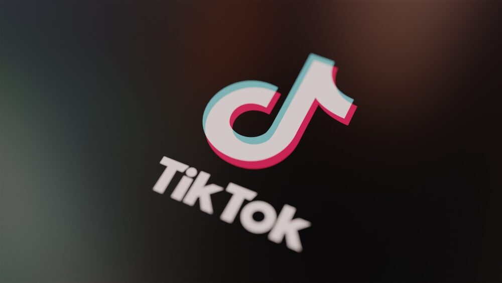 Hub in-app TikTok per riconoscere spam IA