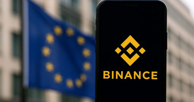 Binance, stop operatività in UE dal 1° luglio: cosa devono fare i clienti