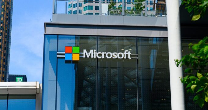 Microsoft e sindacati insegnanti accordo AI