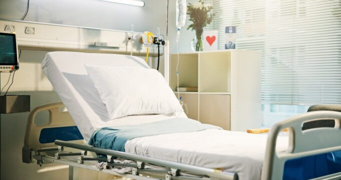 Alessandro Di Battista in ospedale a Cuba