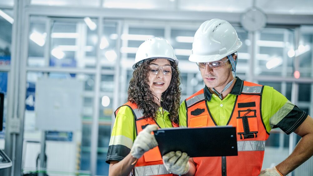 Ufficio moderno con tecnologia integrata